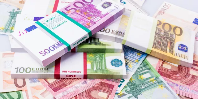 Manfaatkan Koreksi Dolar, EURUSD Menuju Level 1.000